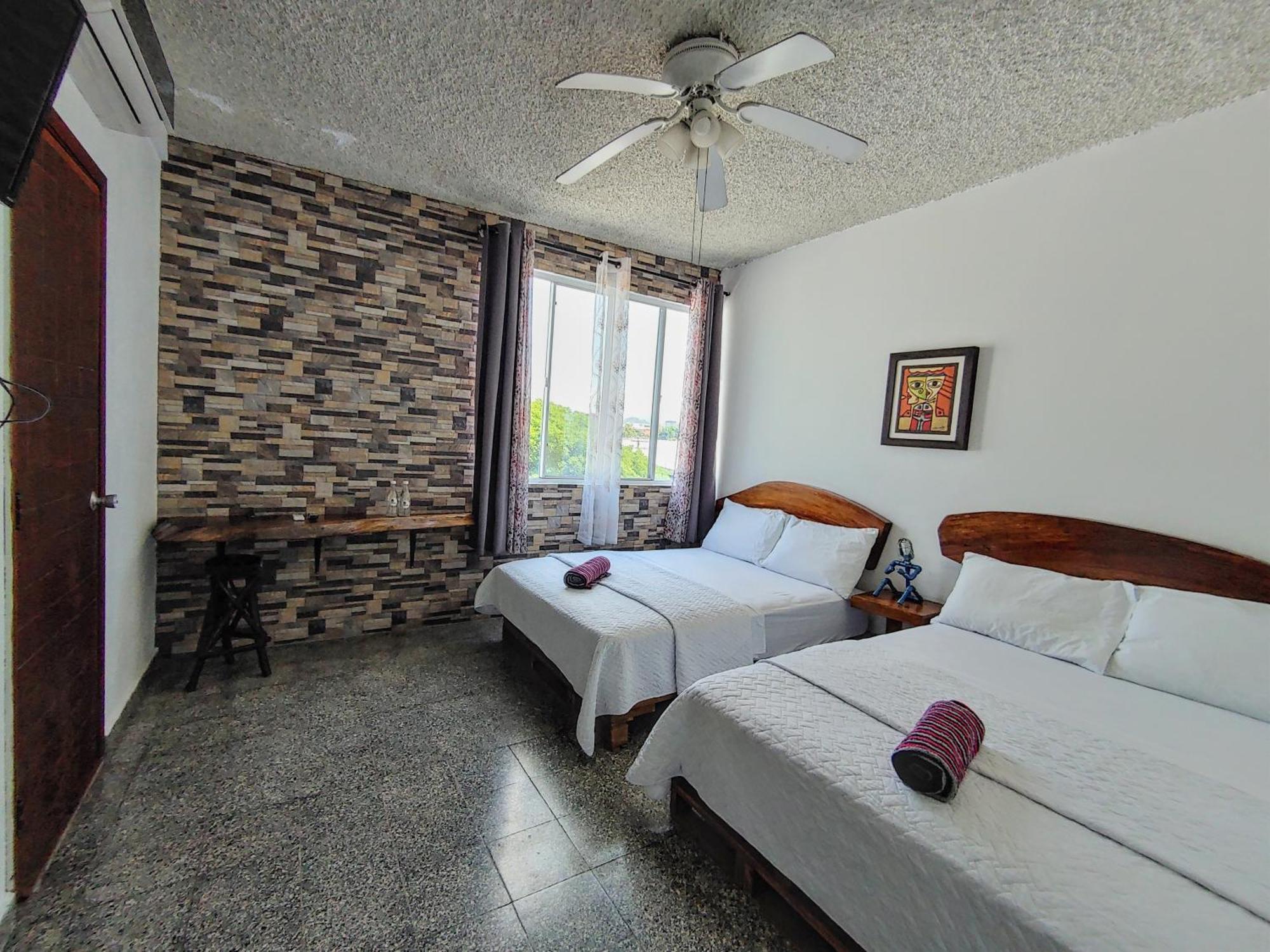 La Zona Hostel San Salvador Room photo